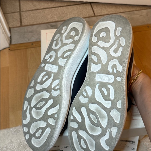 Alexander McQueen Navy and White Sneakers - Picture 8 of 9